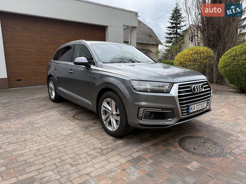 Внедорожник / Кроссовер Audi Q7 2017 в Киеве