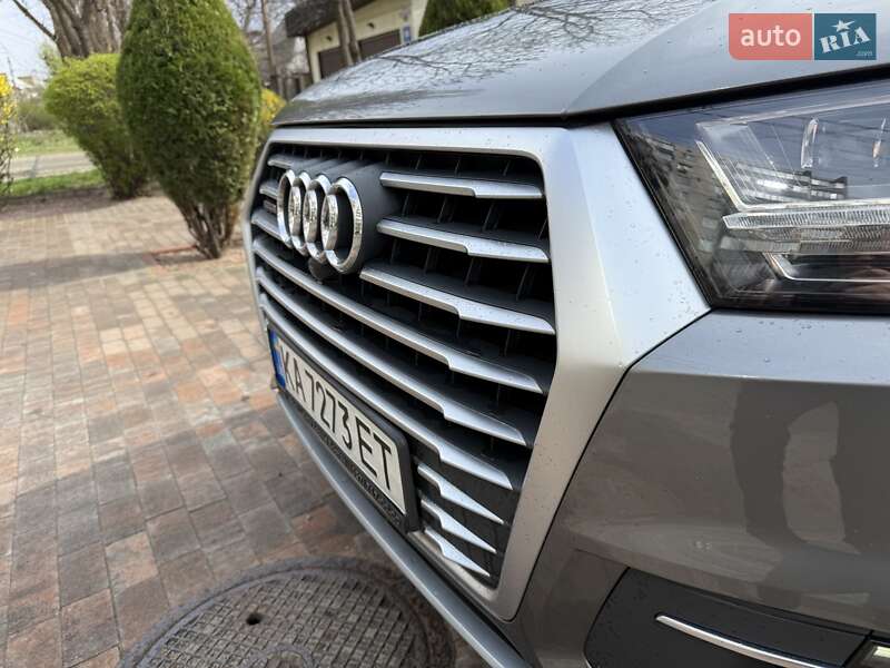 Внедорожник / Кроссовер Audi Q7 2017 в Киеве