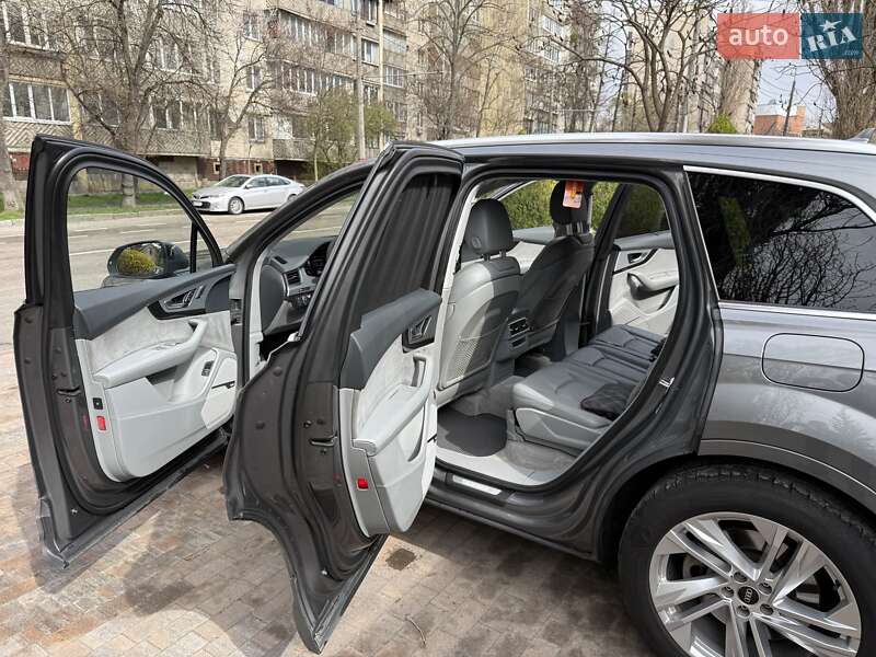 Внедорожник / Кроссовер Audi Q7 2017 в Киеве