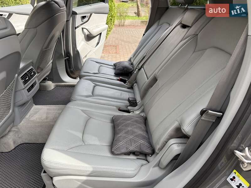 Внедорожник / Кроссовер Audi Q7 2017 в Киеве