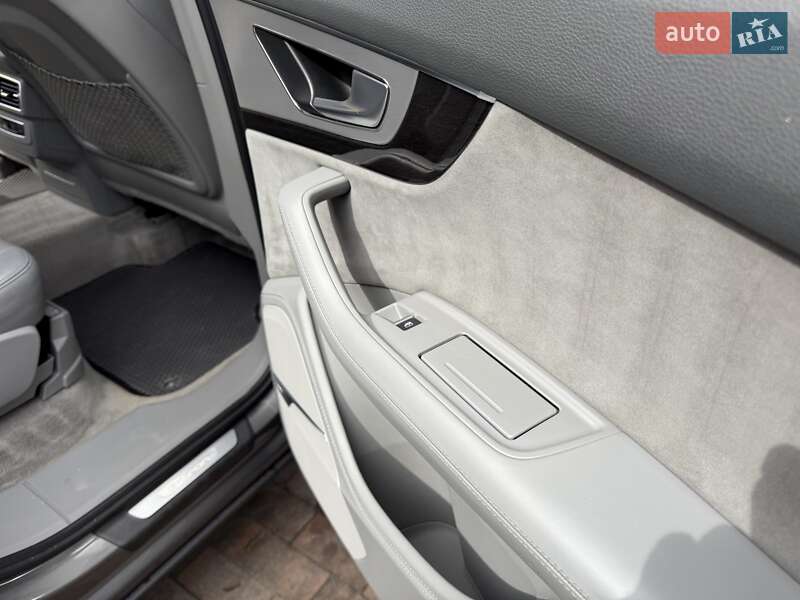 Внедорожник / Кроссовер Audi Q7 2017 в Киеве