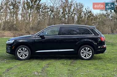 Позашляховик / Кросовер Audi Q7 2017 в 