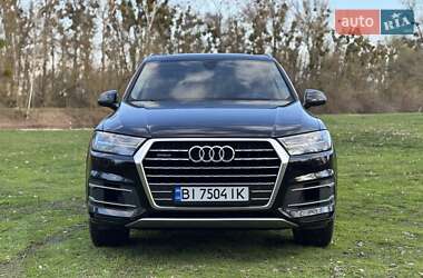 Позашляховик / Кросовер Audi Q7 2017 в 