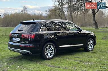Позашляховик / Кросовер Audi Q7 2017 в 