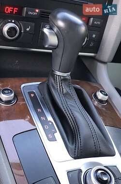 Внедорожник / Кроссовер Audi Q7 2010 в 