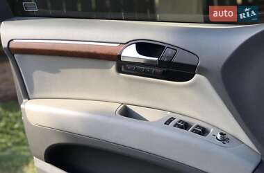 Внедорожник / Кроссовер Audi Q7 2010 в 
