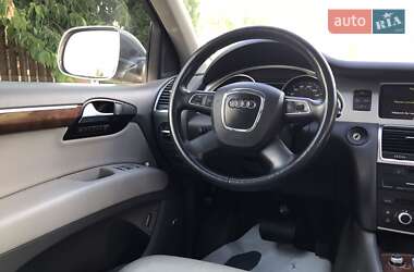 Внедорожник / Кроссовер Audi Q7 2010 в 