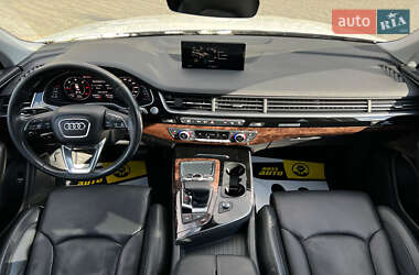Внедорожник / Кроссовер Audi Q7 2017 в 