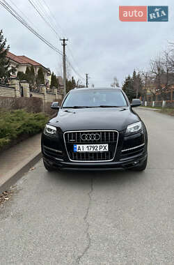 Внедорожник / Кроссовер Audi Q7 2013 в 