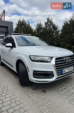 Внедорожник / Кроссовер Audi Q7 2016 в 