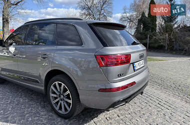 Внедорожник / Кроссовер Audi Q7 2016 в 