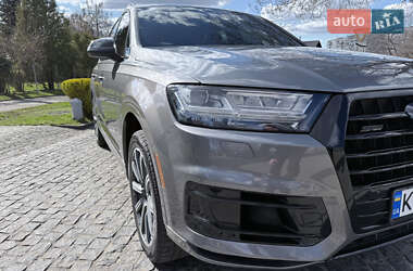 Внедорожник / Кроссовер Audi Q7 2016 в 