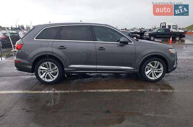 Внедорожник / Кроссовер Audi Q7 2020 в 