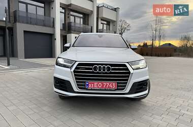 Внедорожник / Кроссовер Audi Q7 2016 в 