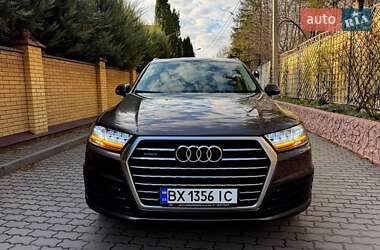 Внедорожник / Кроссовер Audi Q7 2016 в 