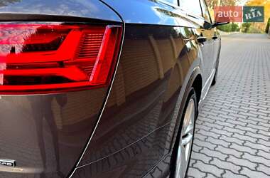 Внедорожник / Кроссовер Audi Q7 2016 в 