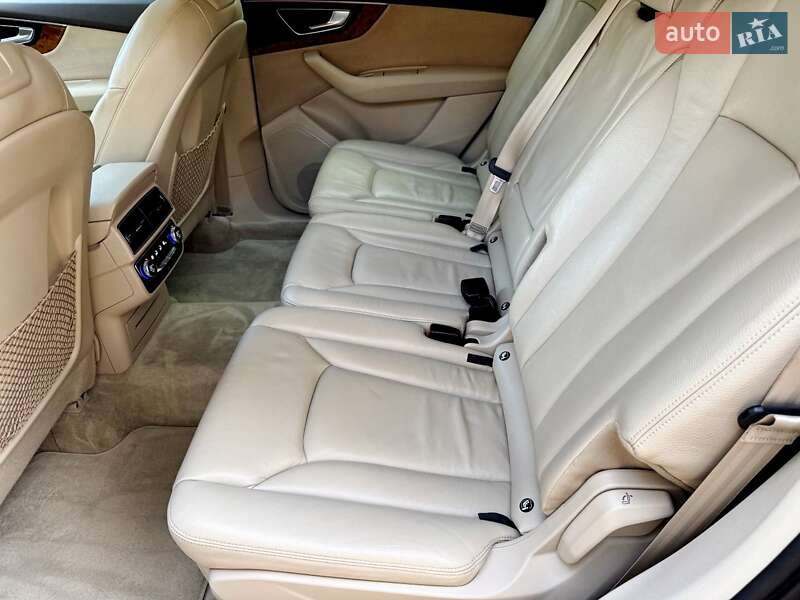 Внедорожник / Кроссовер Audi Q7 2016 в Хмельницком