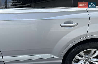 Внедорожник / Кроссовер Audi Q7 2017 в 