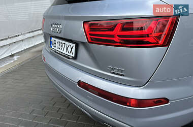 Внедорожник / Кроссовер Audi Q7 2017 в 
