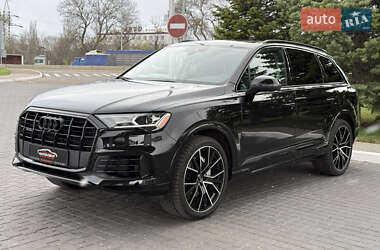 Внедорожник / Кроссовер Audi Q7 2020 в 
