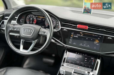 Внедорожник / Кроссовер Audi Q7 2020 в 