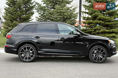 Внедорожник / Кроссовер Audi Q7 2020 в 