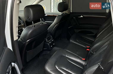 Позашляховик / Кросовер Audi Q7 2012 в 