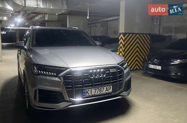 Внедорожник / Кроссовер Audi Q7 2022 в 