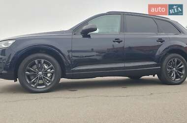 Внедорожник / Кроссовер Audi Q7 2016 в 