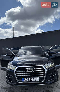 Внедорожник / Кроссовер Audi Q7 2015 в 