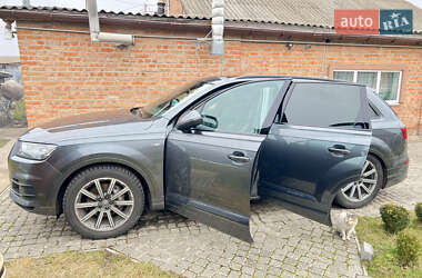 Позашляховик / Кросовер Audi Q7 2019 в 