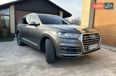 Внедорожник / Кроссовер Audi Q7 2017 в 
