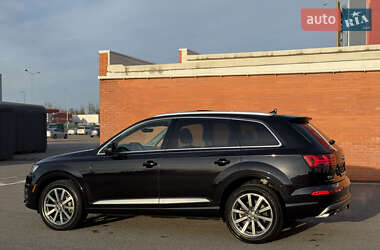 Позашляховик / Кросовер Audi Q7 2018 в 