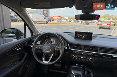 Позашляховик / Кросовер Audi Q7 2018 в 