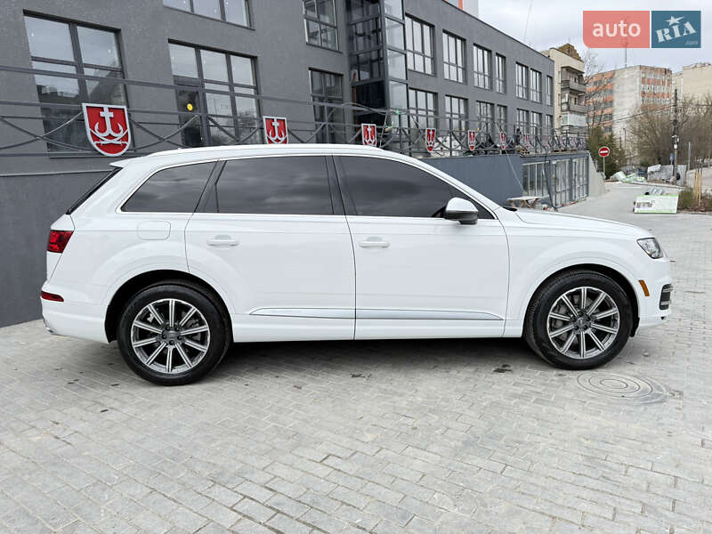 Внедорожник / Кроссовер Audi Q7 2017 в Виннице