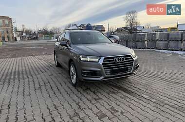 Внедорожник / Кроссовер Audi Q7 2016 в 