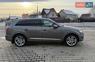 Внедорожник / Кроссовер Audi Q7 2016 в 