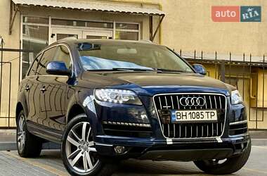 Позашляховик / Кросовер Audi Q7 2012 в 