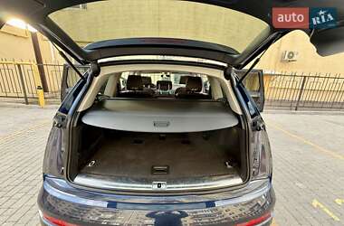 Позашляховик / Кросовер Audi Q7 2012 в 