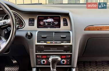 Позашляховик / Кросовер Audi Q7 2012 в 