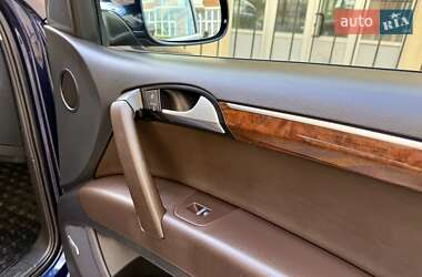 Позашляховик / Кросовер Audi Q7 2012 в 