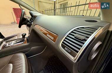 Позашляховик / Кросовер Audi Q7 2012 в 