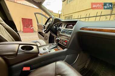 Позашляховик / Кросовер Audi Q7 2012 в 