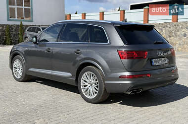 Позашляховик / Кросовер Audi Q7 2018 в 