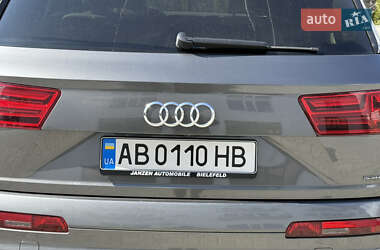 Позашляховик / Кросовер Audi Q7 2018 в 