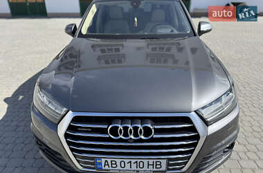 Позашляховик / Кросовер Audi Q7 2018 в 