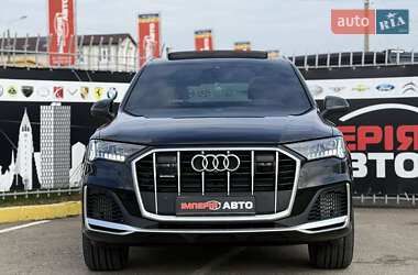 Позашляховик / Кросовер Audi Q7 2022 в 