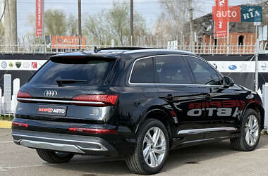 Позашляховик / Кросовер Audi Q7 2022 в 
