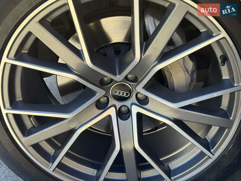 Внедорожник / Кроссовер Audi Q7 2017 в Каменец-Подольском