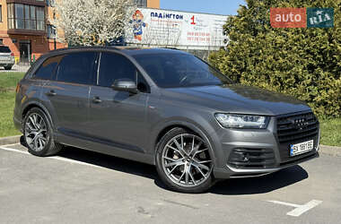 Внедорожник / Кроссовер Audi Q7 2017 в 